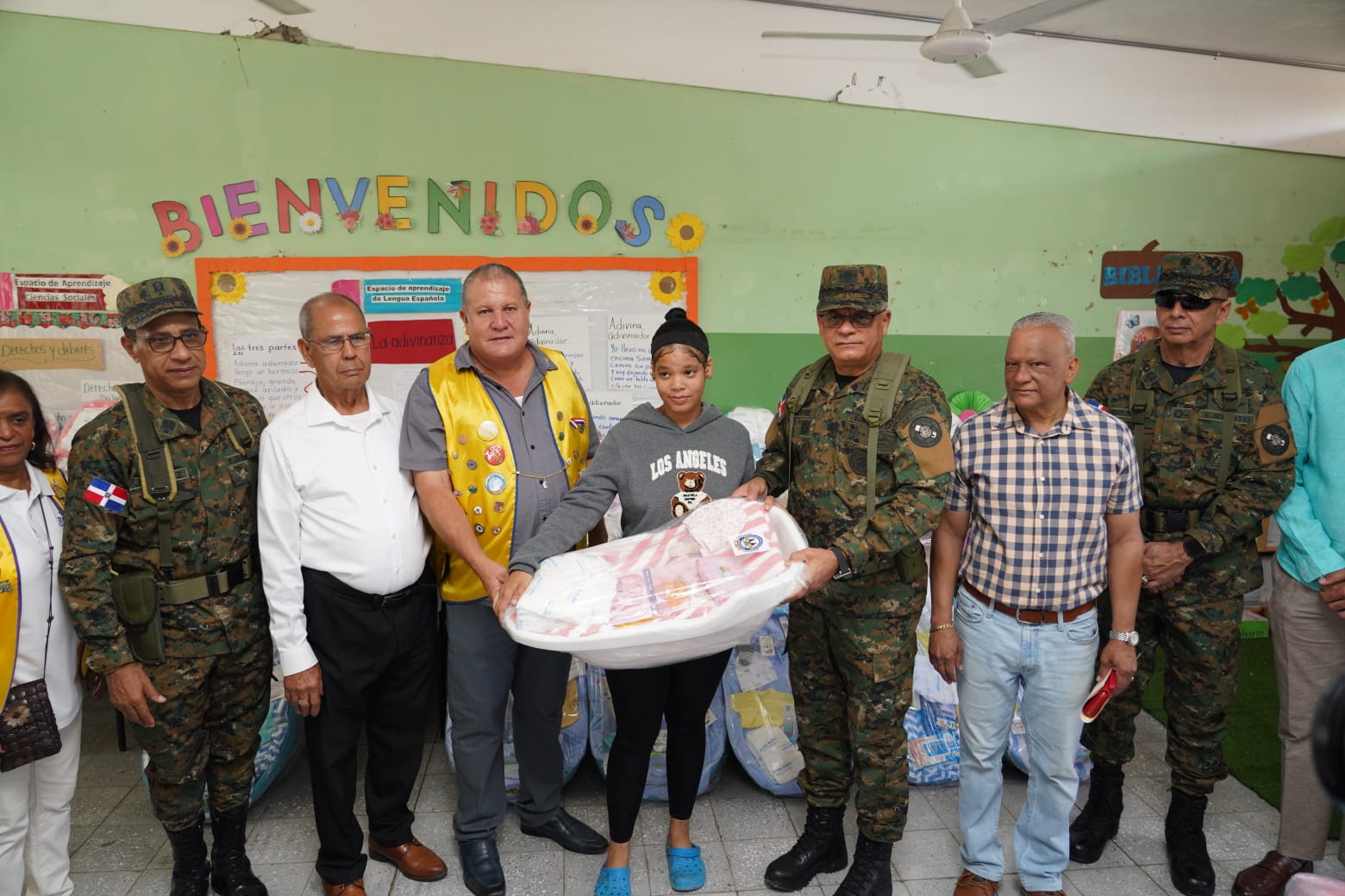 Ministerio de Defensa realiza gran operativo médico y acción cívica en Licey al Medio