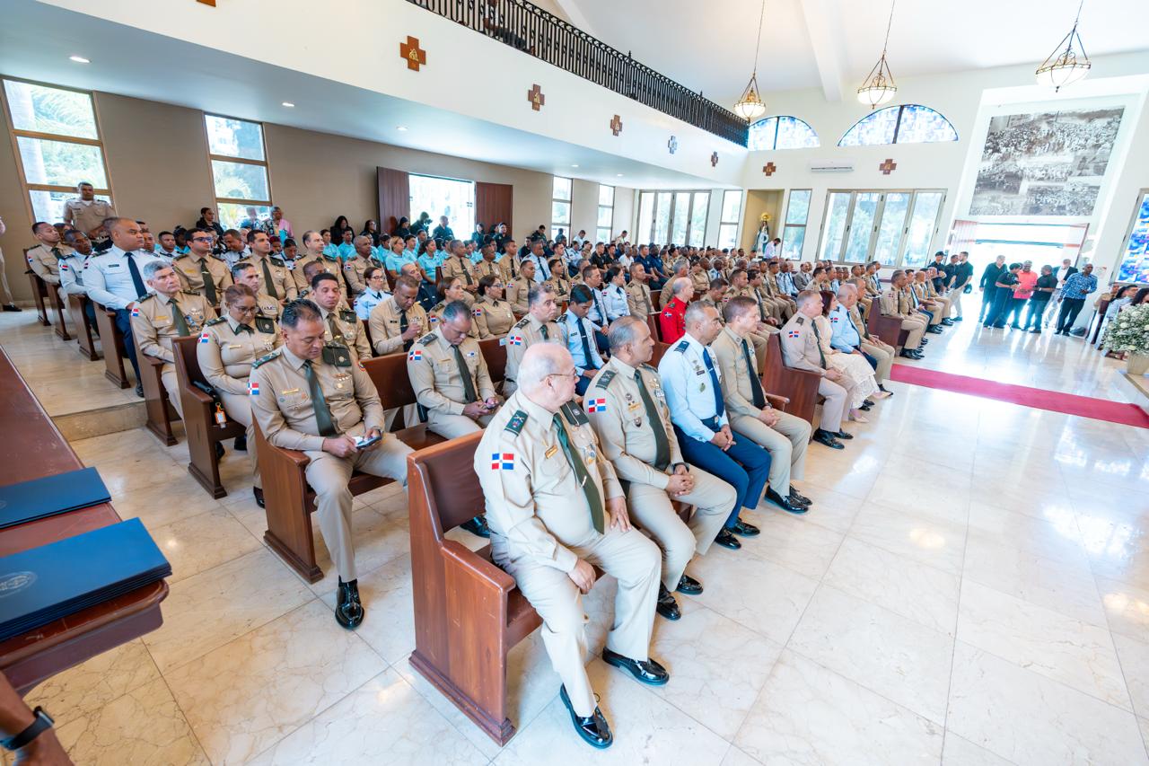 Ministerio de Defensa celebra 60 aniversario de las Escuelas Vocacionales de las FF.AA. y la P.N.