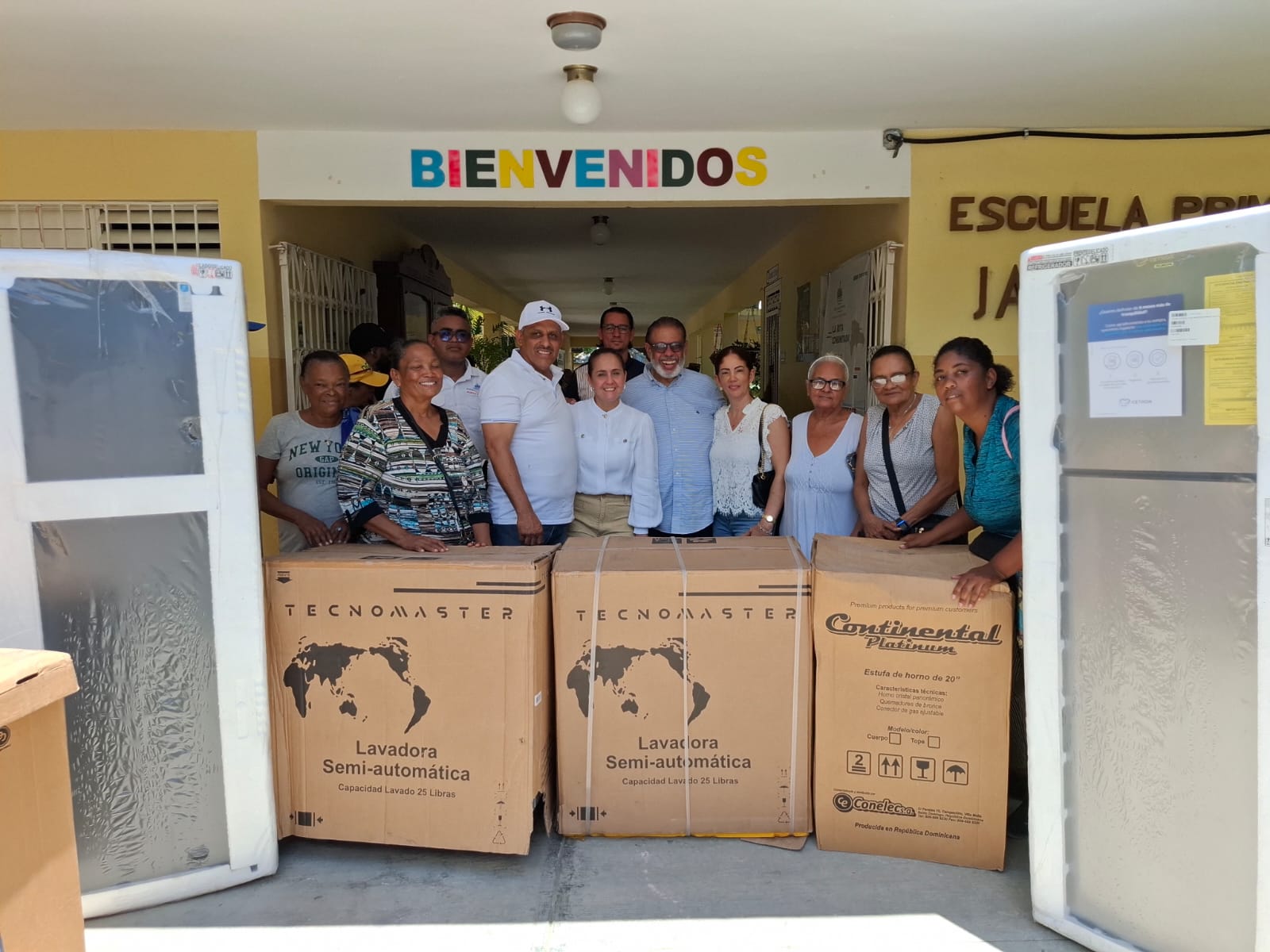 Gobierno beneficia a cientos de familias con servicios médicos y ayudas sociales en Valverde Gobierno beneficia a cientos de familias con servicios médicos y ayudas sociales en Valverde