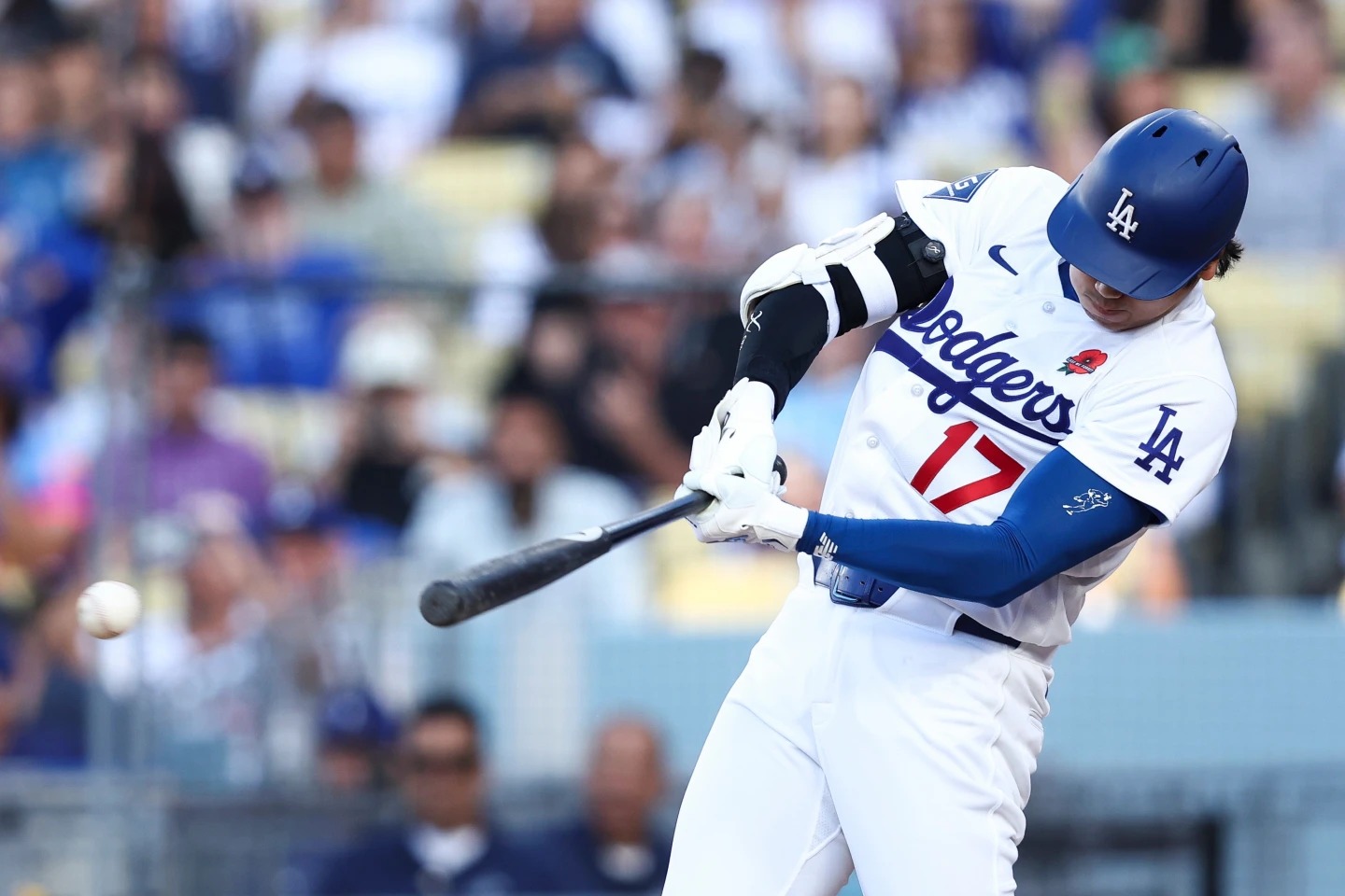 Freddie Freeman impulsa una ofensiva de 4 carreras en la séptima entrada, y los Dodgers remontan ante los Rockies con un marcador de 5-3