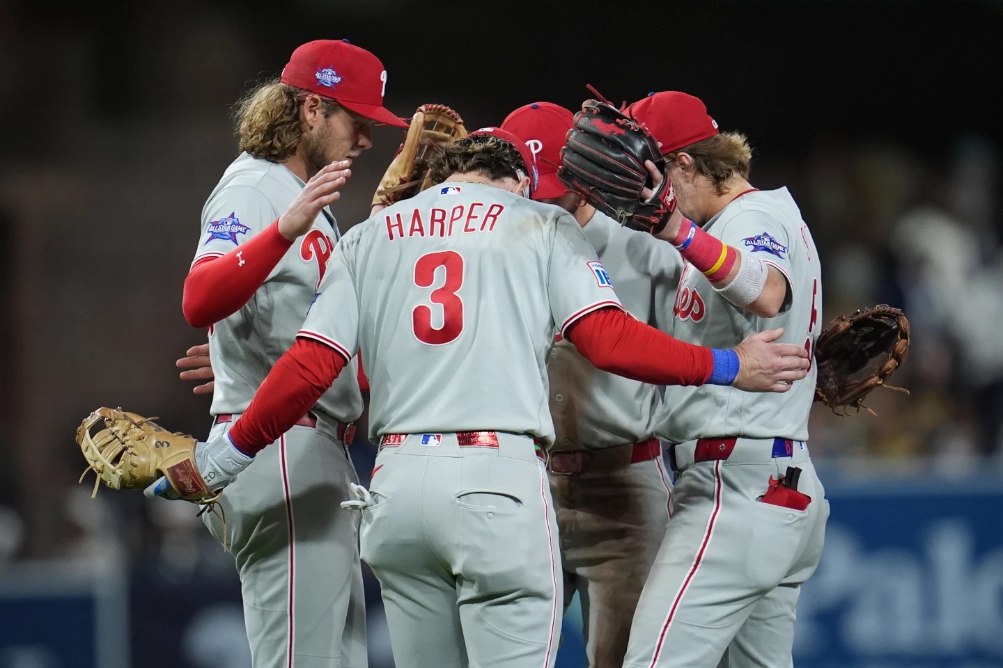 Harper, Realmuto y Turner conectaron jonrones en la victoria de los Phillies por 4-3 sobre los Padres