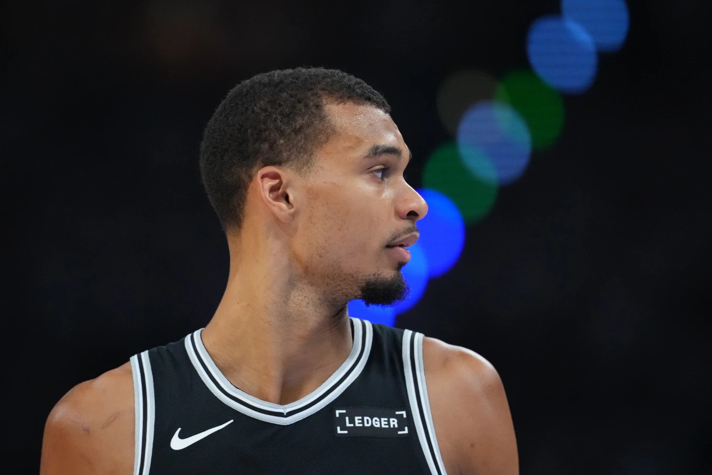 Victor Wembanyama se quedó con tan solo 20 puntos, su puntuación más baja de la serie, y los Spurs cayeron en el quinto partido de las finales de la Conferencia Oeste ante los Thunder Victor Wembanyama se quedó con tan solo 20 puntos, su puntuación más baja de la serie, y los Spurs cayeron en el quinto partido de las finales de la Conferencia Oeste ante los Thunder