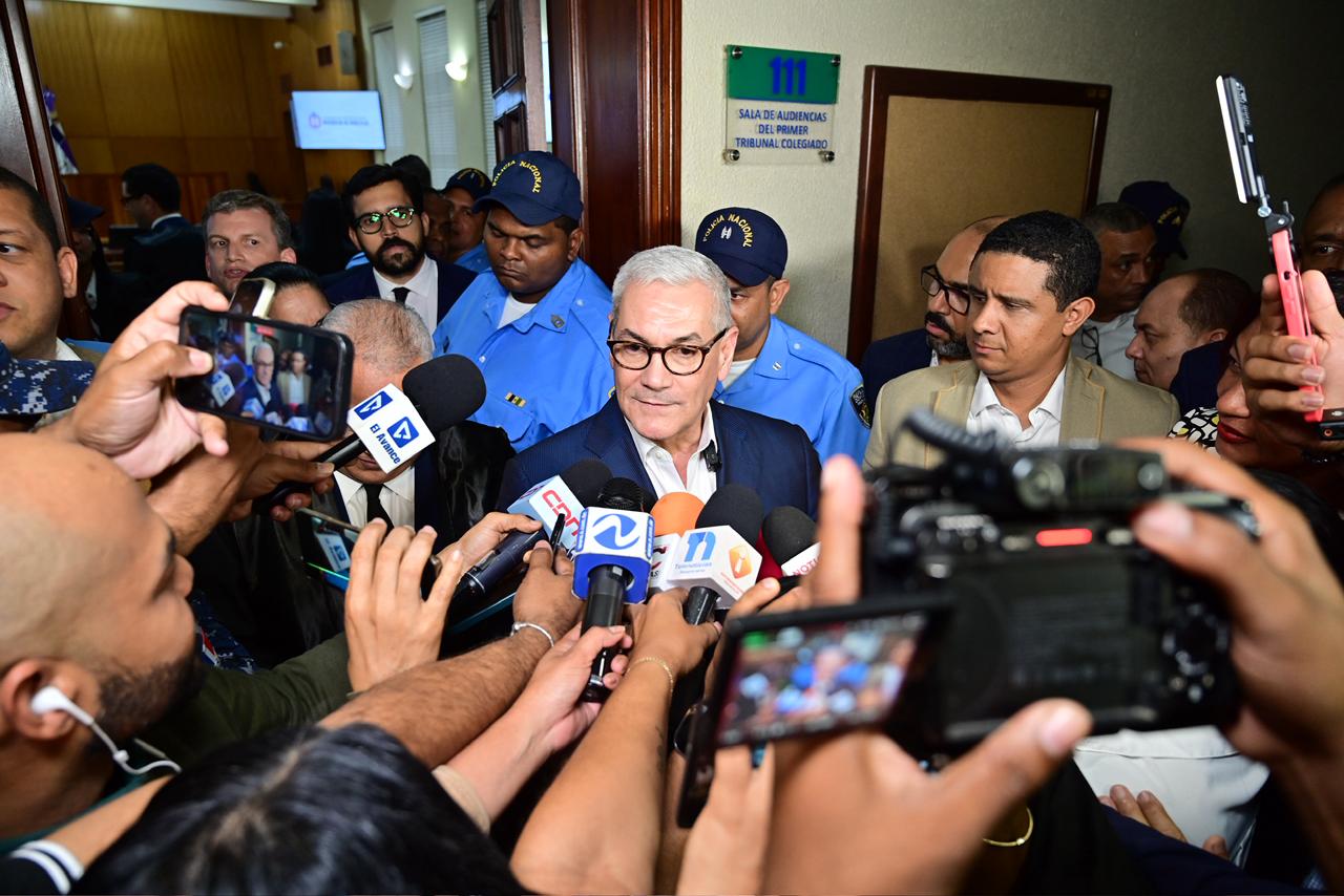Gonzalo Castillo anuncia que “va con todo” por la Presidencia tras auto de no ha lugar en Caso Calamar*