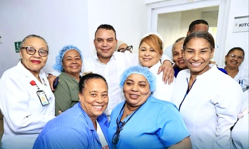 Dr. Julio Landrón felicita a las madres dominicanas en su día y reconoce su invaluable aporte a la sociedad Dr. Julio Landrón felicita a las madres dominicanas en su día y reconoce su invaluable aporte a la sociedad