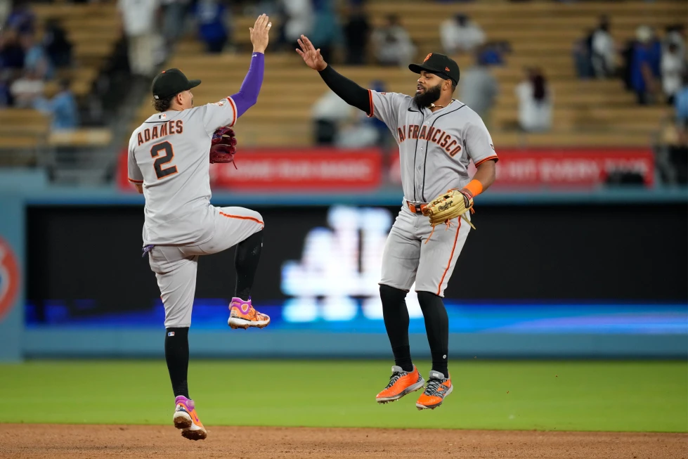Gigantes vencen a Dodgers 6-2; Bader y Haase conectan jonrones seguidos ante Yamamoto
