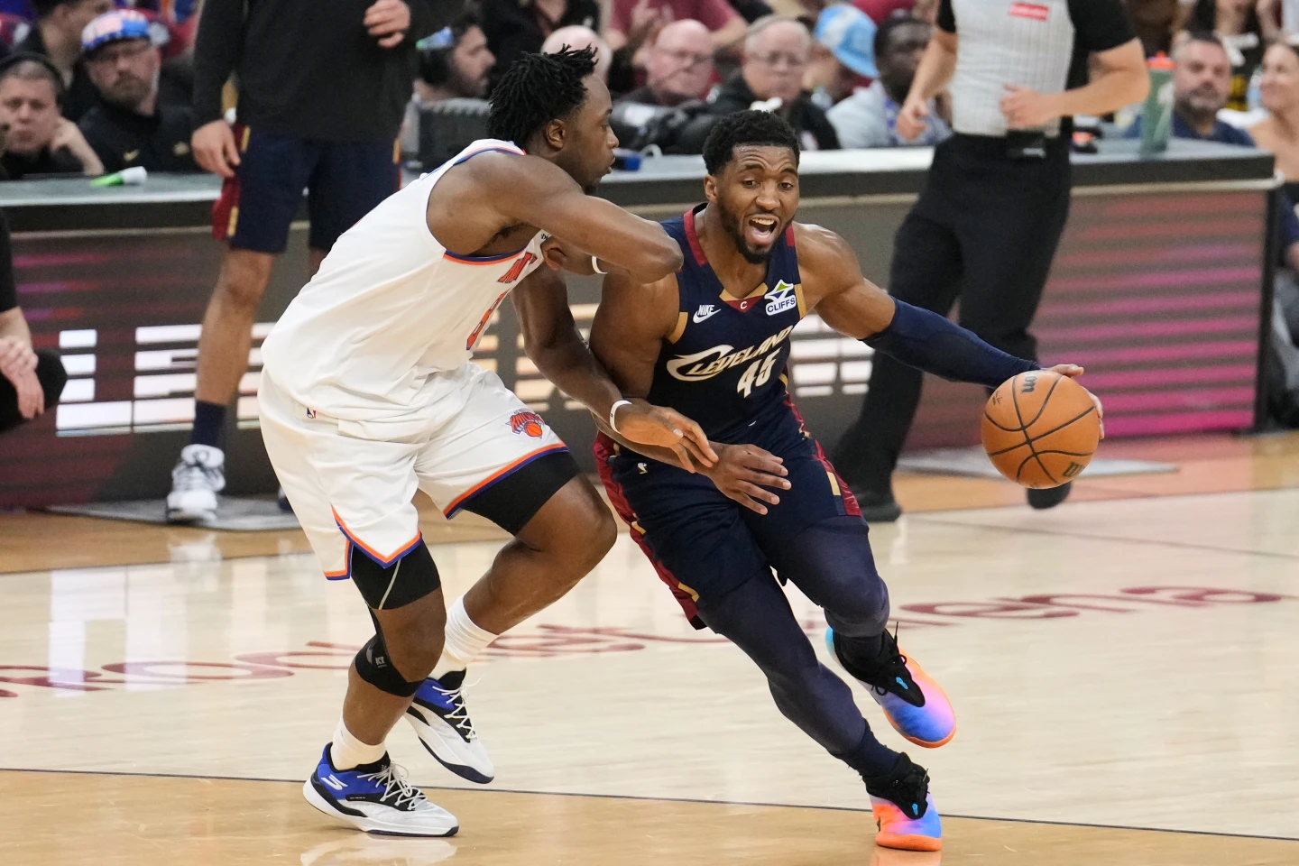 Los Cavaliers fueron arrollados en el cuarto partido por los Knicks, quienes barrieron la serie y enviaron a Cleveland a un verano incierto Los Cavaliers fueron arrollados en el cuarto partido por los Knicks, quienes barrieron la serie y enviaron a Cleveland a un verano incierto