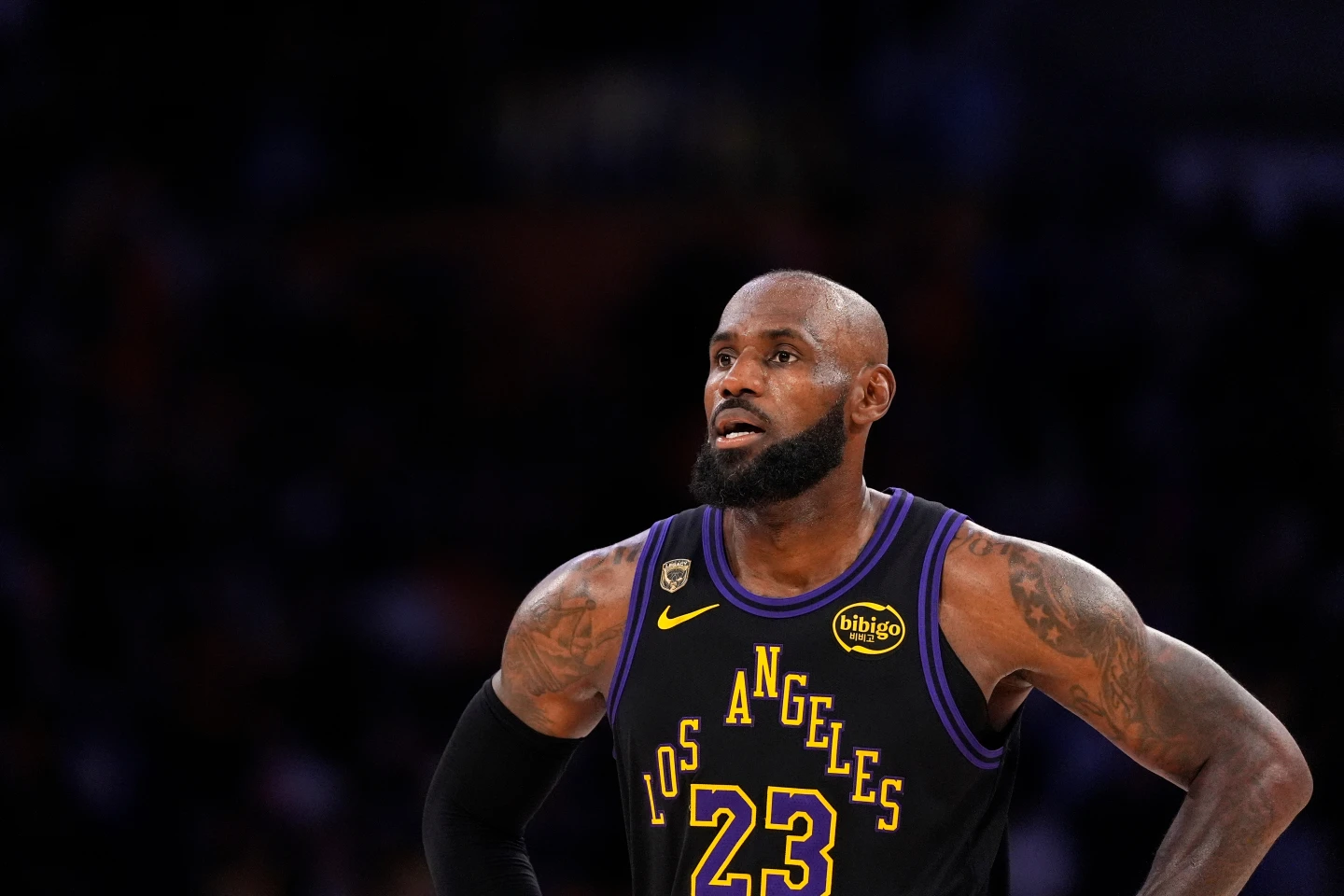 LeBron James no ha decidido si regresará para una 24ª temporada en la NBA después de que termine la participación de los Lakers en los playoffs.