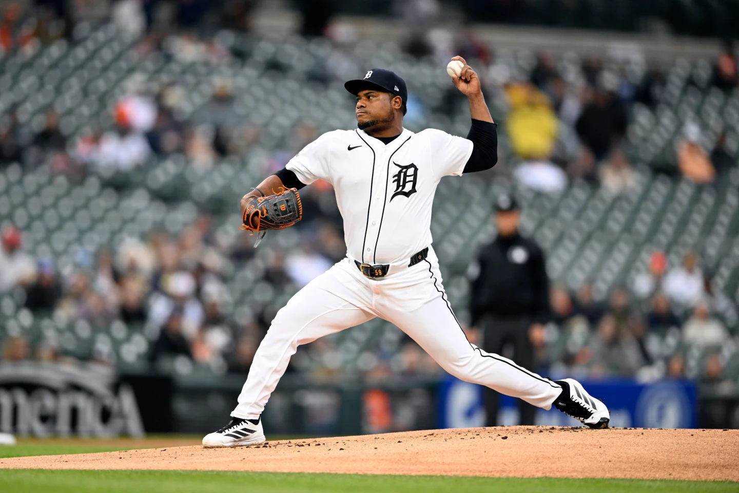 Framber Valdez, de los Tigers, fue suspendido por 5 partidos por la MLB por lanzar intencionalmente contra Trevor Story, de los Boston Red Sox.
