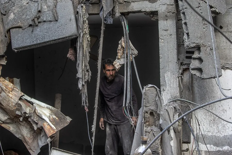 Israel mata a tres palestinos en un bombardeo en el centro de la Franja de Gaza