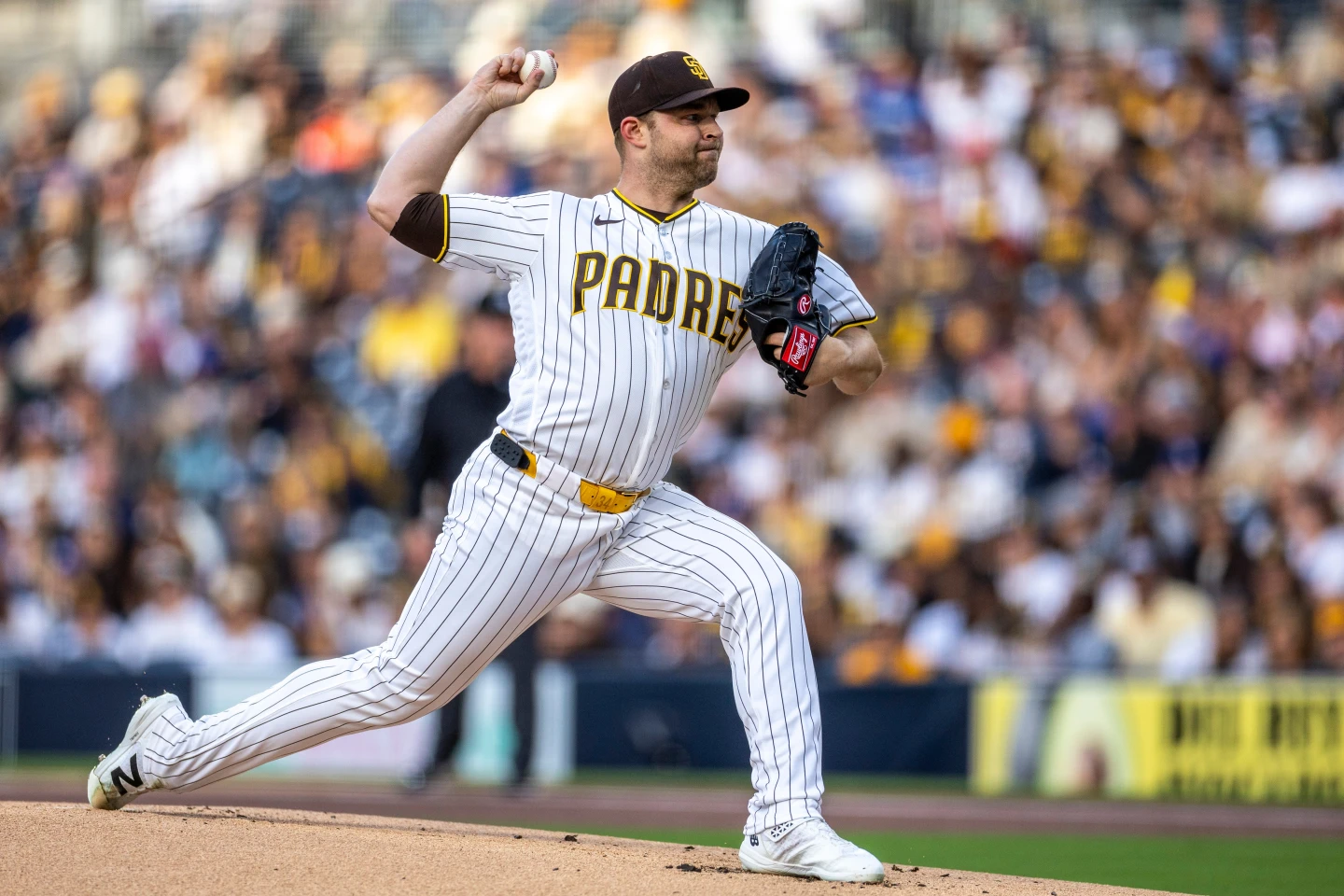 Un buen comienzo de Michael King y un gran final de Mason Miller le dan a los Padres una victoria de 1-0 sobre los Dodgers