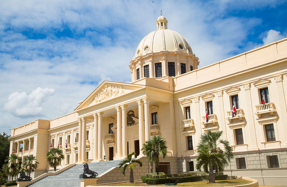Poder Ejecutivo dispone extradición de dos dominicanos a los Estados Unidos de América
