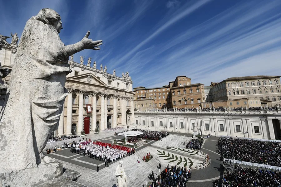 El Vaticano advierte que excomulgará a los ‘lefebvrianos’ si ordenan obispos en julio