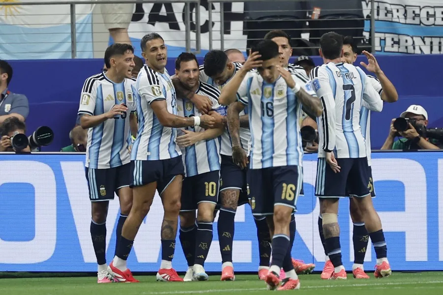 Messi marca y ya es el máximo goleador en solitario de la historia de los Mundiales