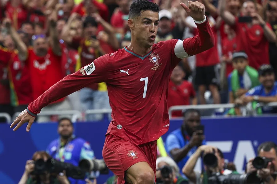 Portugal golea a Uzbekistán con doblete de Cristiano Ronaldo
