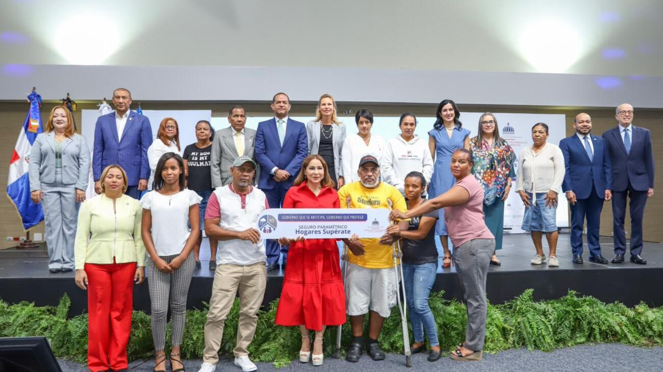 Gobierno y PNUD lanzan proyecto de seguros paramétricos para proteger hogares vulnerables ante lluvias y huracanes