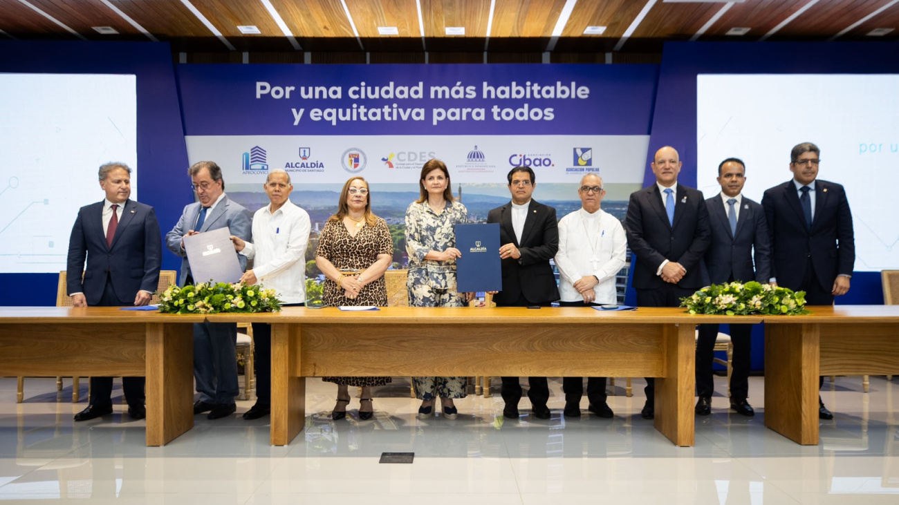 Vicepresidenta Raquel Peña encabeza firma del “Pacto por una Mejor Ciudad” para impulsar visión de futuro de Santiago