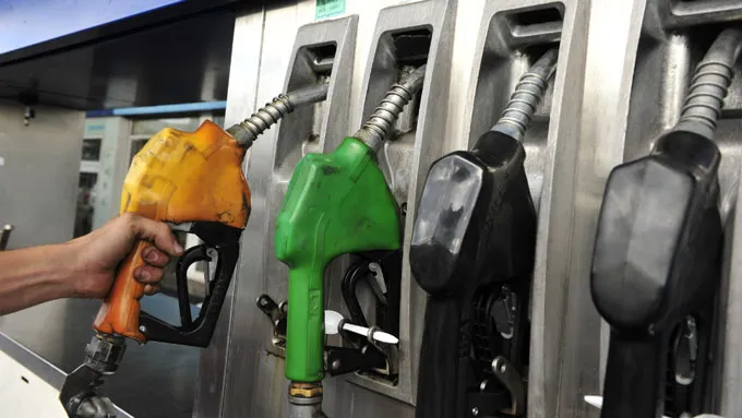 Gobierno mantiene congelados los combustibles esenciales