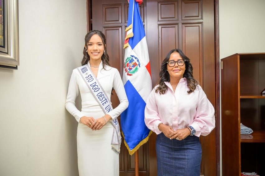 Viceministra Scarlet Benzán resalta papel de la juventud en el desarrollo del país en encuentro con Miss SDO Universo 2026