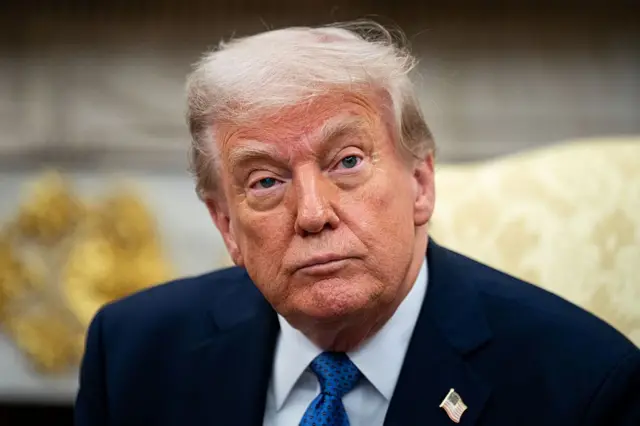 Trump dice que asistirá al partido de las Finales de la NBA en Nueva York para animar a los Knicks, el equipo de su ciudad natal.