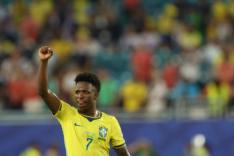 Brasil golea 3-0 a Escocia y pasa a 16avos como primero del Grupo C