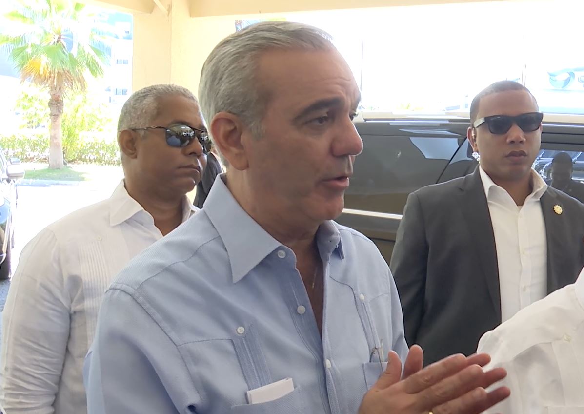 Presidente Abinader responde a Leonel Fernández: “Si no estamos en crisis, gracias”