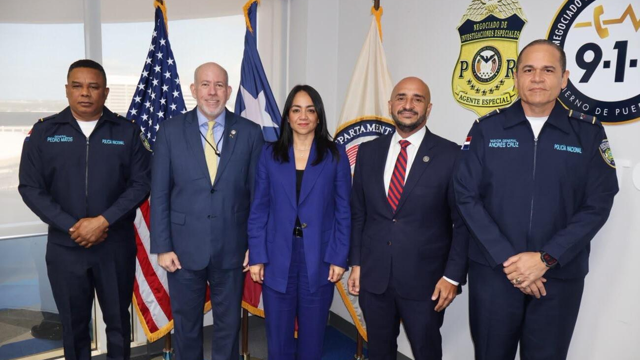 Ministra de Interior y Policía y Director General de la Policía coordinan acciones con Puerto Rico para enfrentar el crimen transnacional Ministra de Interior y Policía y Director General de la Policía coordinan acciones con Puerto Rico para enfrentar el crimen transnacional