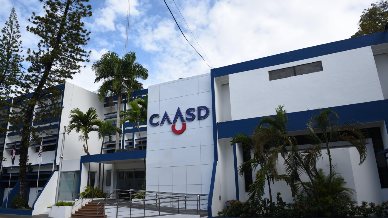 Caasd supervisa proyectos de agua potable y saneamiento