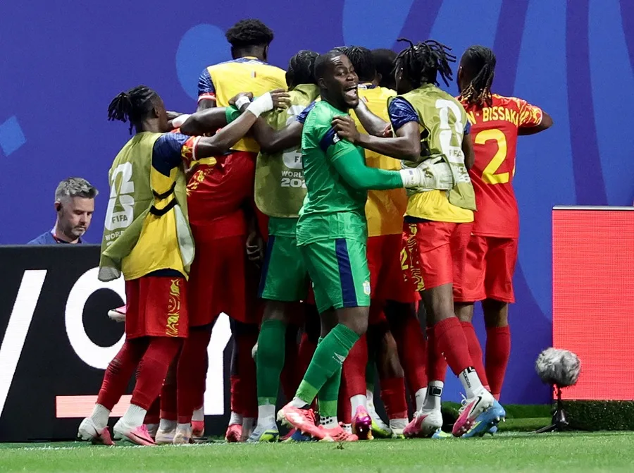 República del Congo remonta 3-1 ante Uzbekistán y consigue una histórica clasificación