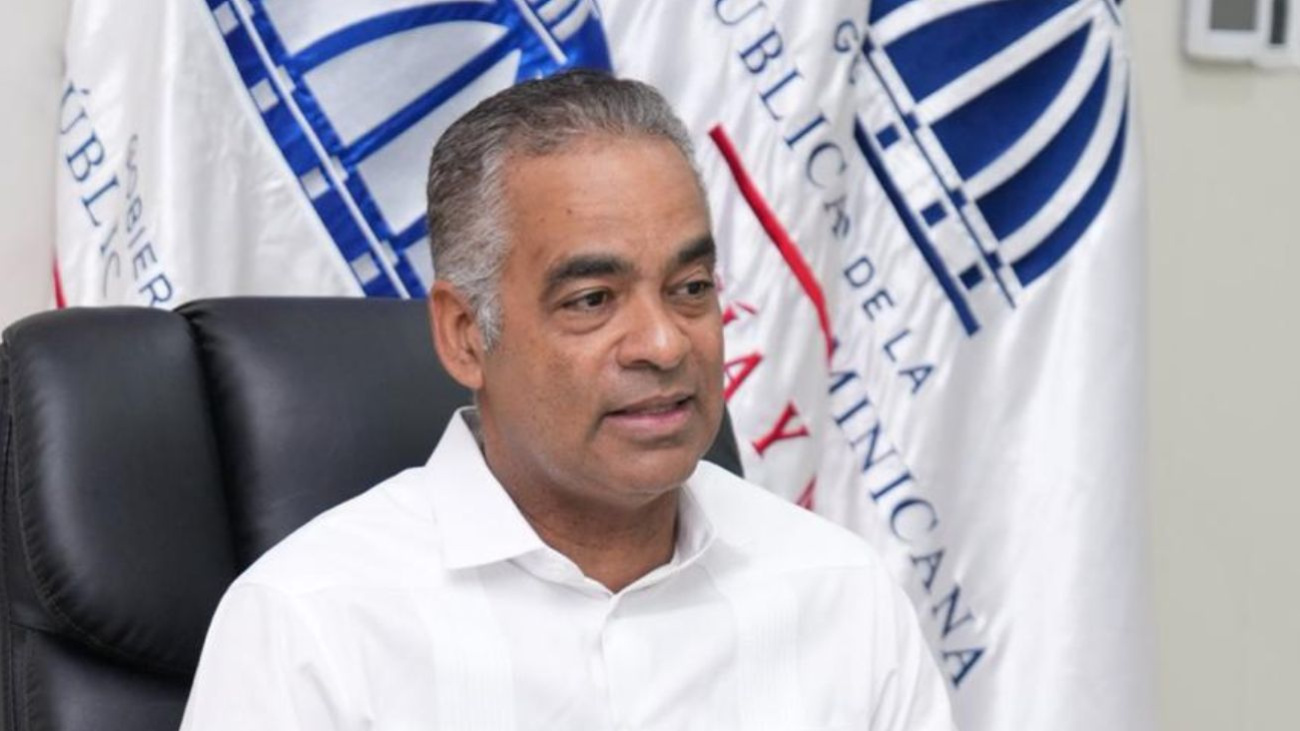 Ministro Joel Santos resaltó que el país ya produce cerca de 2,000 MW de energía renovable