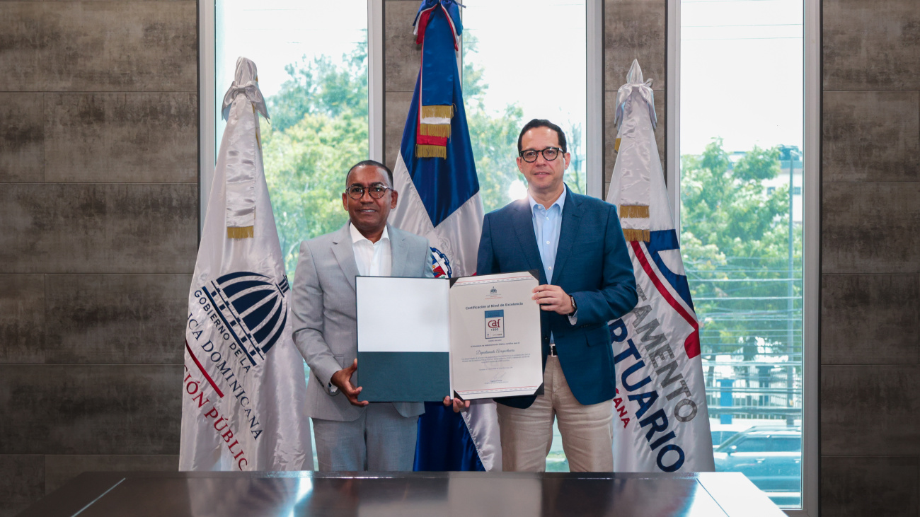 Departamento Aeroportuario recibe Sello CAF que reconoce transparencia en gestión