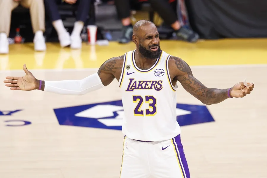 LeBron James no seguirá en los Lakers la próxima temporada