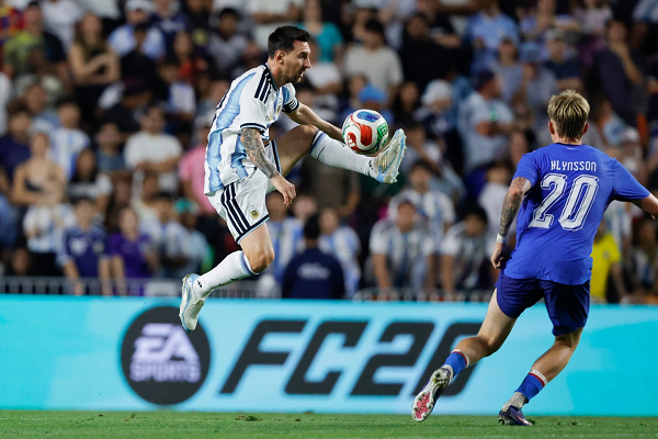 Scaloni: "Todo el planeta" espera el partido número 200 de Messi con la selección argentina en su debut mundialista contra Argelia