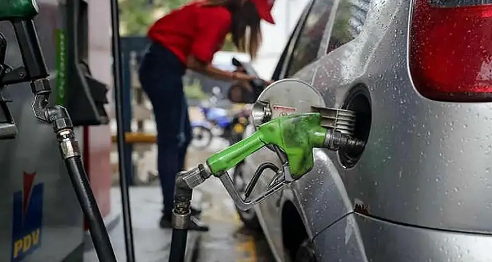 Gobierno mantiene sin variación los combustibles esenciales Gobierno mantiene sin variación los combustibles esenciales