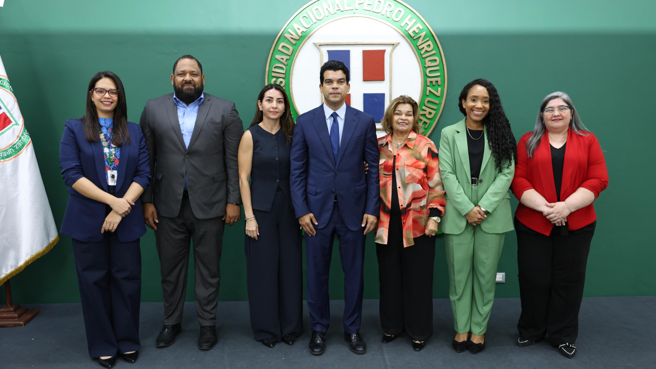Director ejecutivo del Inapa imparte conferencia en la Unphu; destaca avances en materia de saneamiento y agua potable