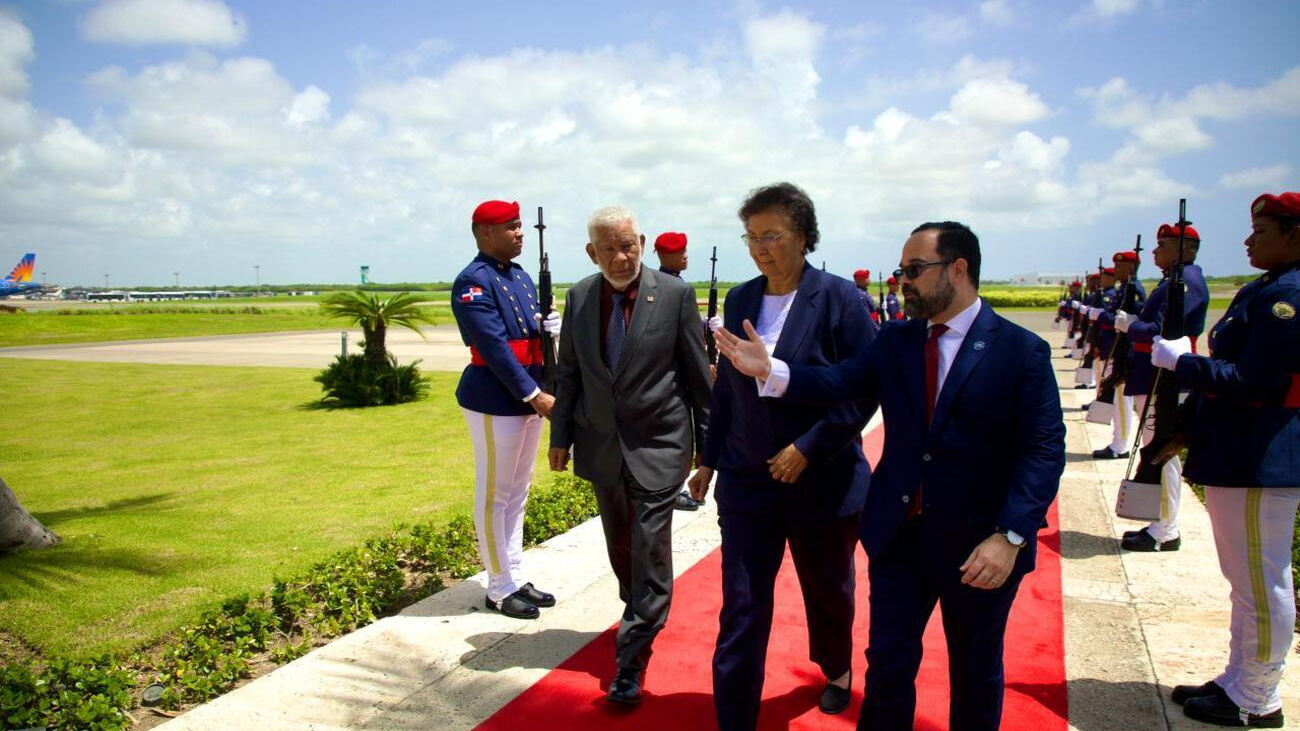 Presidente Abinader recibirá este lunes a su homóloga de Surinam, Jennifer Geerlings-Simons, en el Palacio Nacional Presidente Abinader recibirá este lunes a su homóloga de Surinam, Jennifer Geerlings-Simons, en el Palacio Nacional