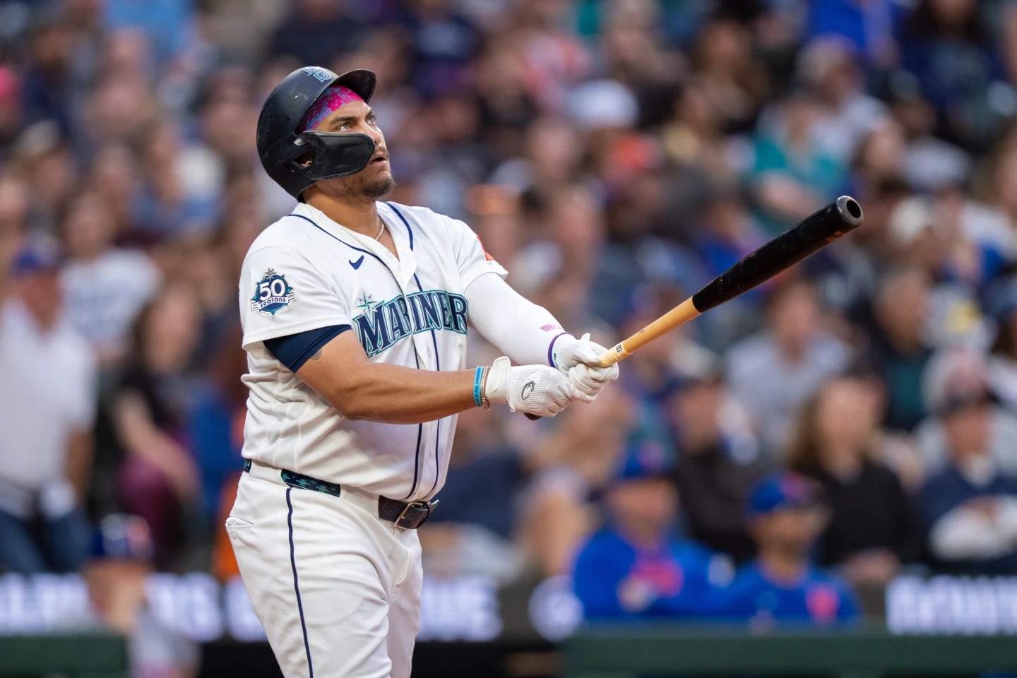 El bateador de los Mariners, Josh Naylor, abandona el partido por espasmos en la espalda tras conectar un jonrón contra los Mets