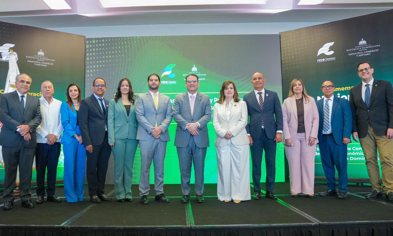 Ministro Sanz Lovatón destaca unificación y modernización del registro mercantil Ministro Sanz Lovatón destaca unificación y modernización del registro mercantil