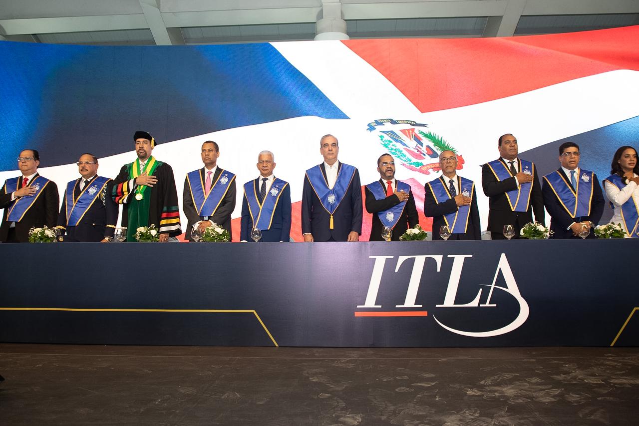 Presidente Abinader encabeza vigésima graduación ordinaria del ITLA, la más grande en la historia de la institución, con cifra récord de 642 nuevos profesionales tecnológicos Presidente Abinader encabeza vigésima graduación ordinaria del ITLA, la más grande en la historia de la institución, con cifra récord de 642 nuevos profesionales tecnológicos