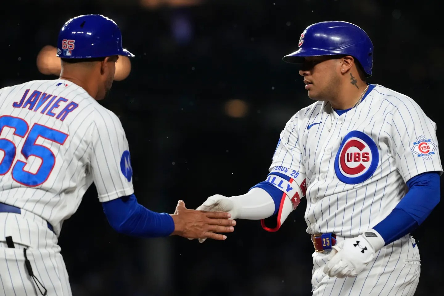 El sencillo de Chapman en la décima entrada le da a los Giants una victoria de 2-1 sobre los Cubs