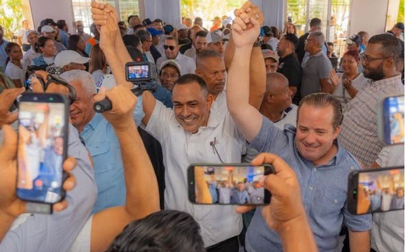 Dirigente clave de Fuerza del Pueblo en Cotuí se suma al PRM