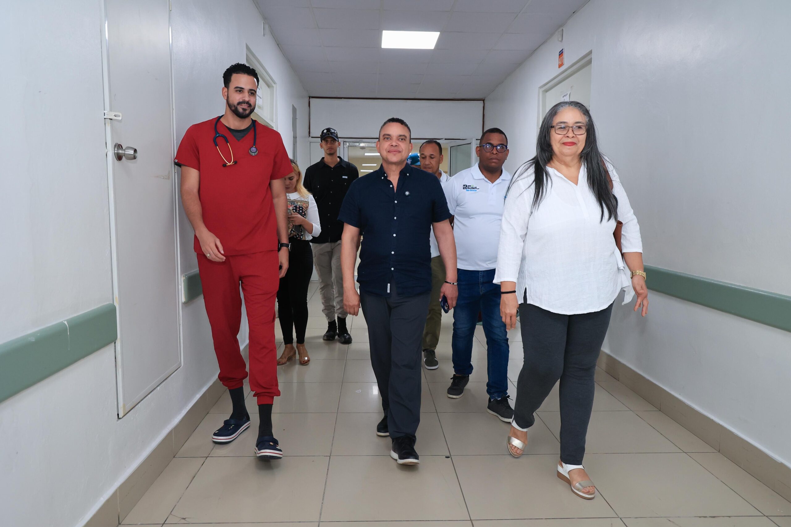 Director del SNS interviene Hospital  Taiwán en Azua; entidad asume funciones operativas