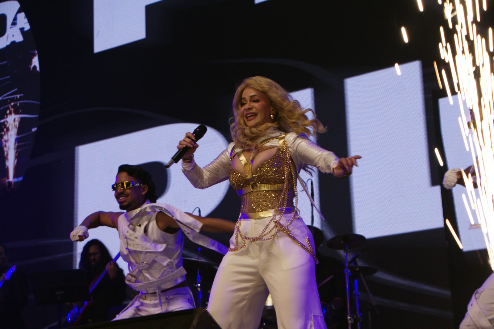 Miriam Cruz conquista Caracas ante más de 30 mil personas en “La Gran Rumba del Merengue 4”