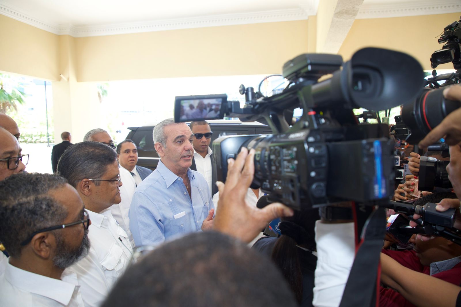 Presidente Abinader reafirma posición del Gobierno de mantener la cesantía y llama al consenso en la reforma laboral