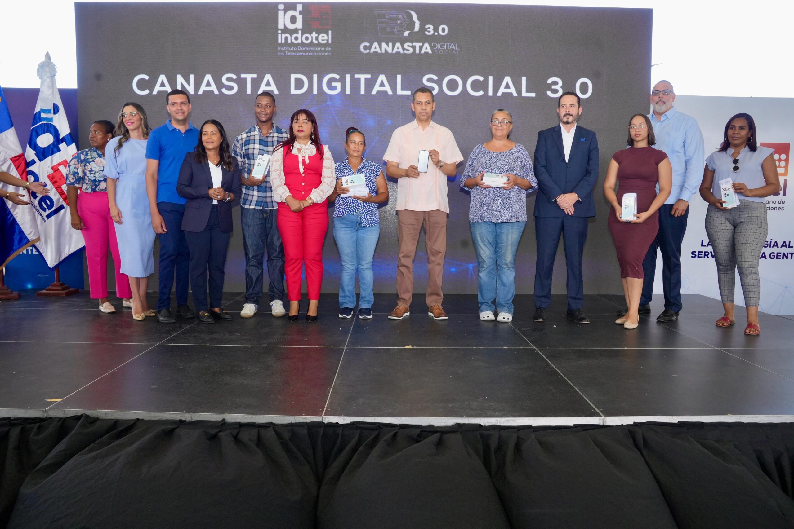 Indotel impacta a más de 500 residentes de Santo Domingo Oeste con Canasta Digital Social 3.0 Indotel impacta a más de 500 residentes de Santo Domingo Oeste con Canasta Digital Social 3.0