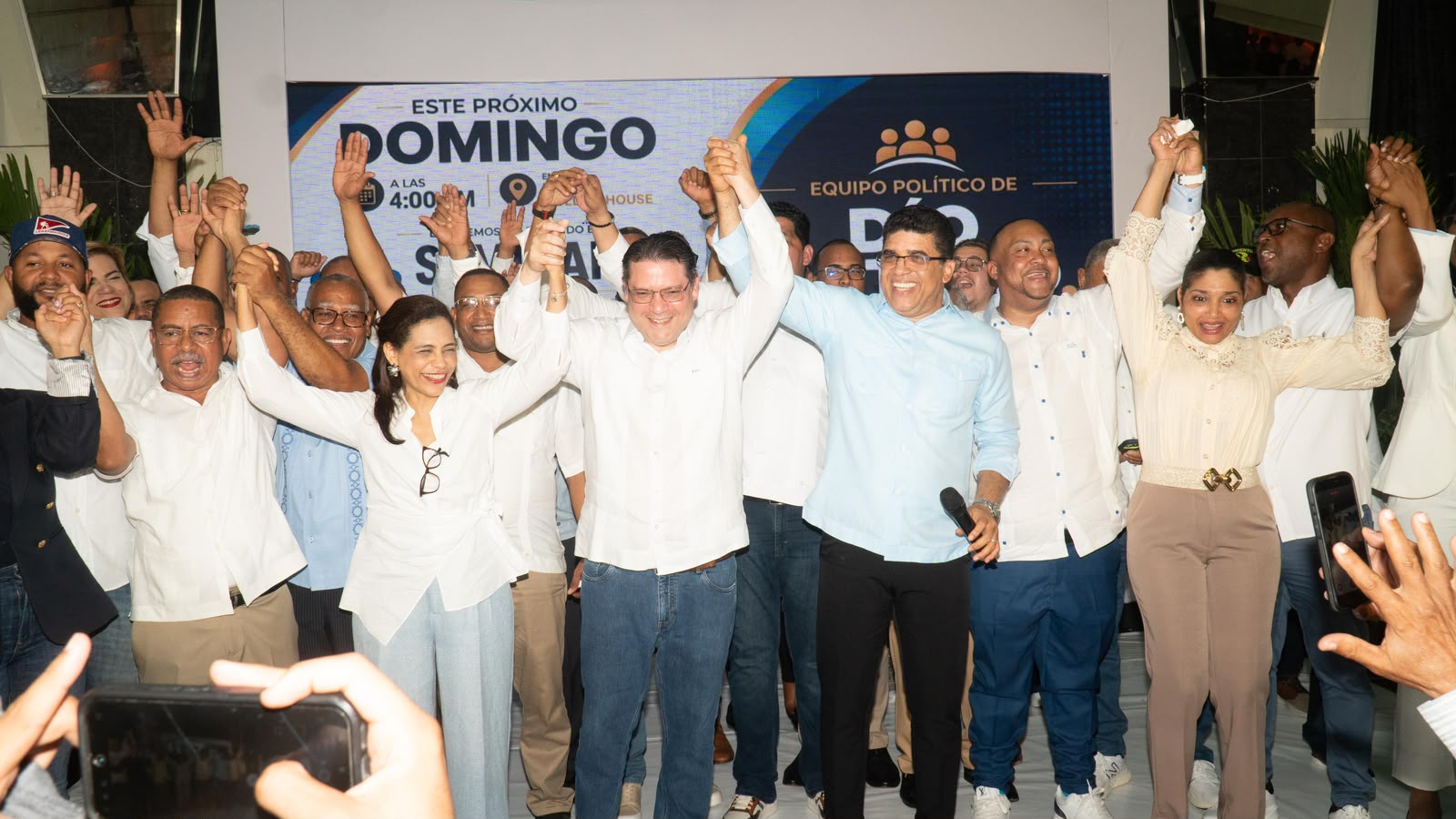 Dío Astacio congrega a más de mil dirigentes en respaldo a Eduardo “Yayo” Sanz Lovatón