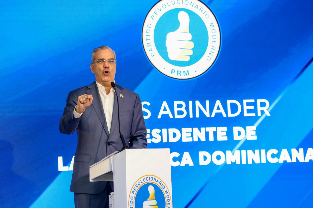 Luis Abinader llama a preservar la unidad, evitar la complacencia interna y mantener un contacto permanente con la ciudadanía Luis Abinader llama a preservar la unidad, evitar la complacencia interna y mantener un contacto permanente con la ciudadanía