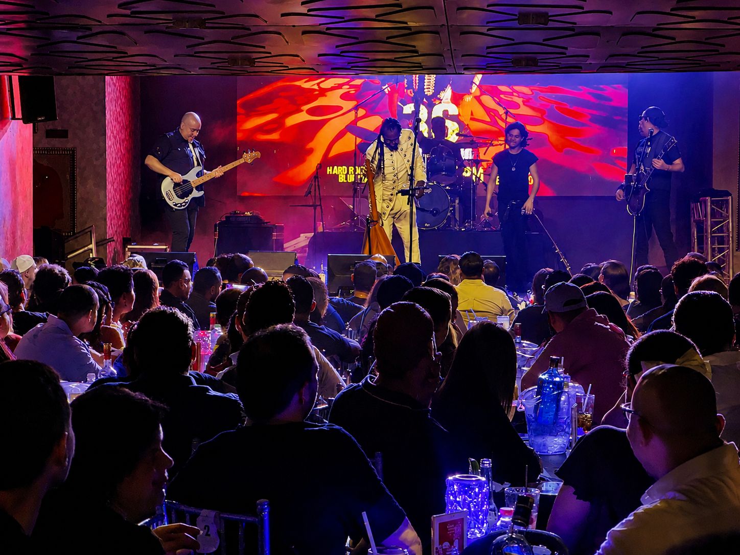 “Generaciones 5”: Toque Profundo entrega su legado a las nuevas caras del rock dominicano