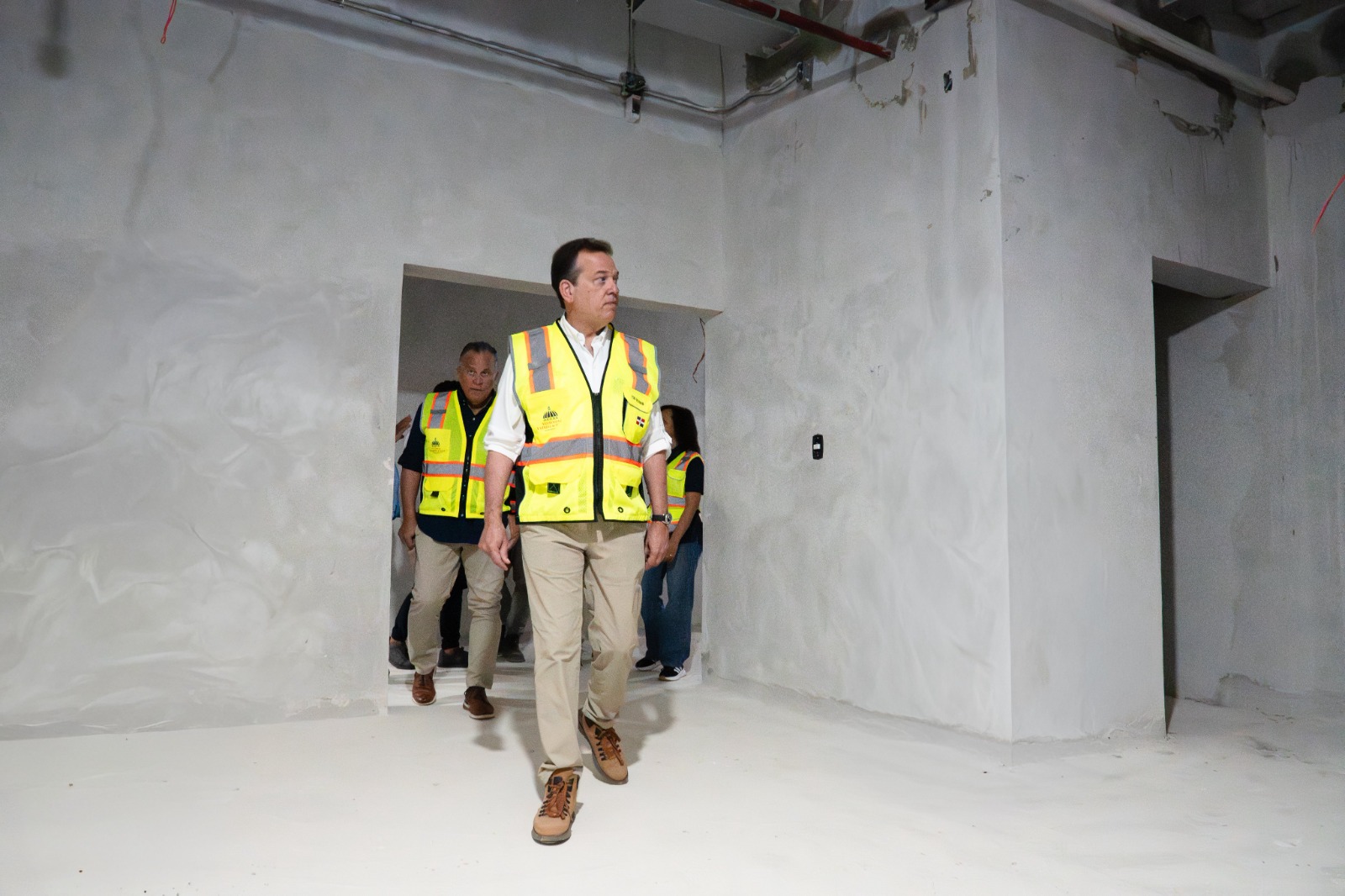Hospital de Nisibón se encuentra a un 85% de ejecución; Ministro Ito Bisonó supervisa construcción