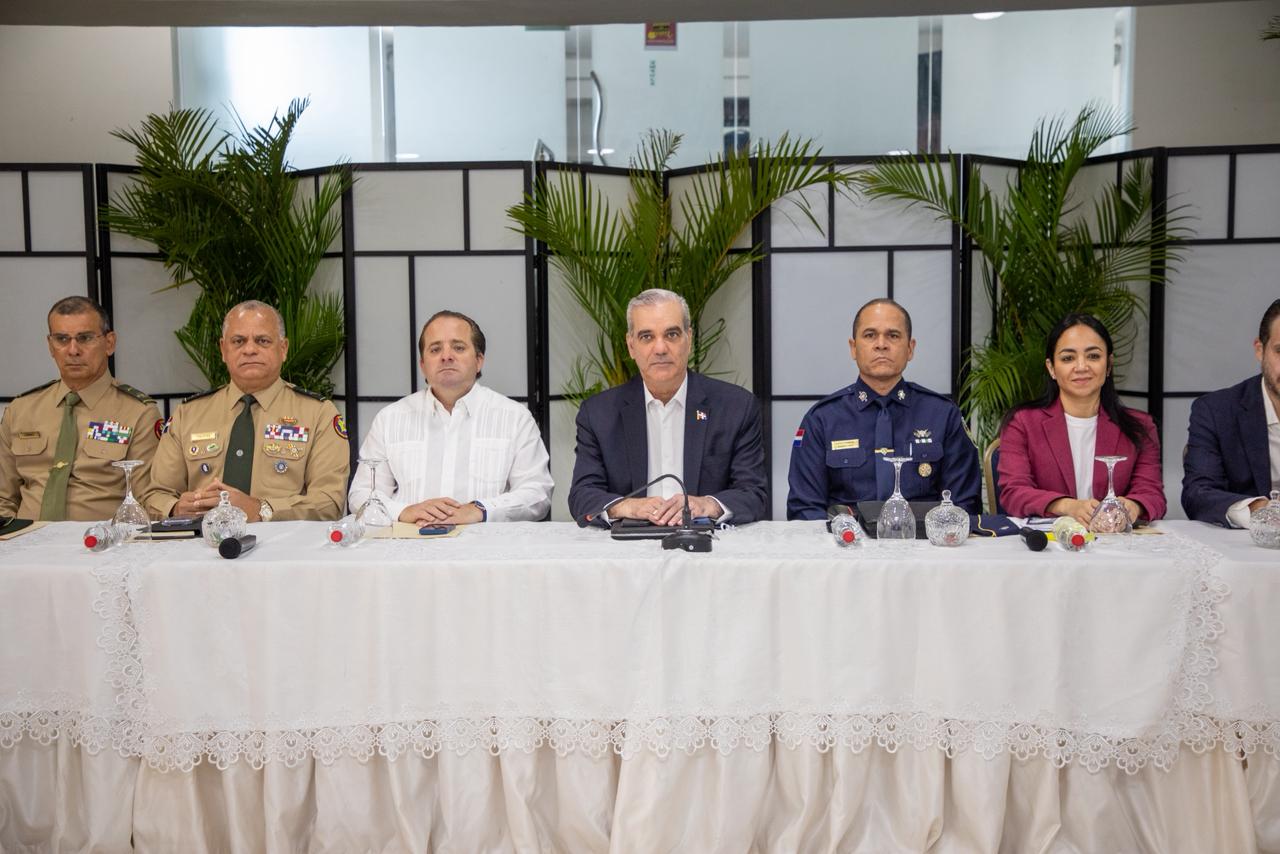Presidente Abinader encabeza la reunión de seguimiento al Plan de Seguridad Ciudadana Presidente Abinader encabeza la reunión de seguimiento al Plan de Seguridad Ciudadana