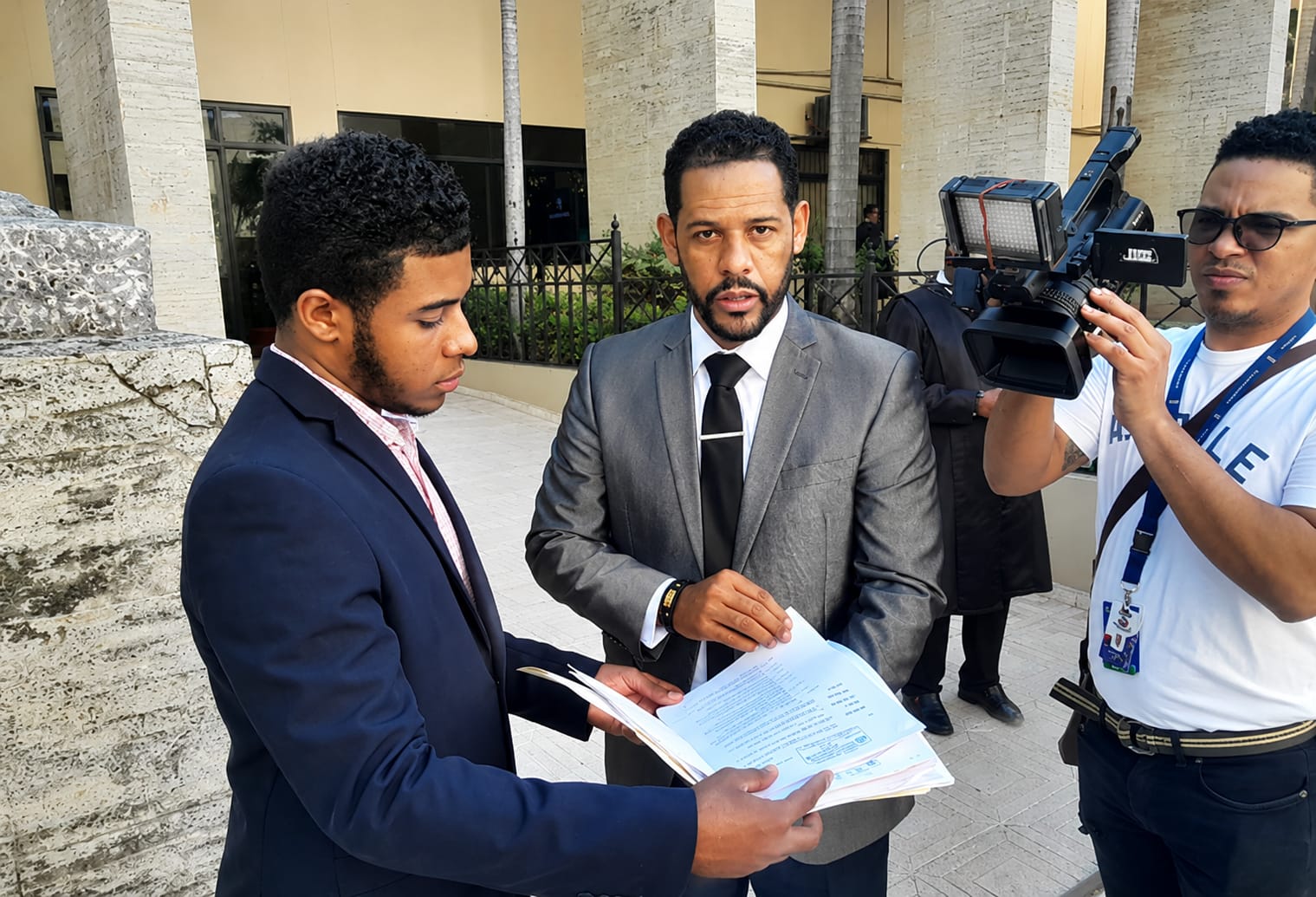 Demandan a Eduardo Estrella y al MOPC por desacato a sentencias del TSA